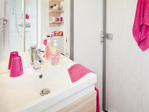 MOBILHOME 6 personnes -  Mobil home Confort 29 m² (2 chambres) + terrasse couverte + TV 4/6 pers