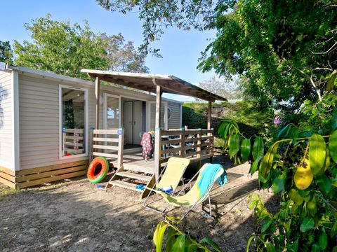 MOBILHOME 6 personnes -  Mobil home Confort 29 m² (2 chambres) + terrasse couverte + TV 4/6 pers