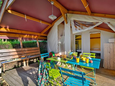 BUNGALOW TOILÉ 4 personnes - Freeflower Confort 22m² (2 chambres) + Terrasse couverte 5 pers