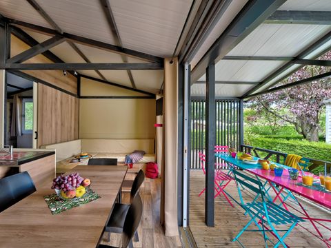 CHALET 6 personnes - Chalet Confort 35m² (3 chambres) + terrasse couverte + TV 6 pers