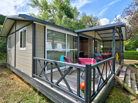 CHALET 6 personnes - Chalet Confort 35m² (3 chambres) + terrasse couverte + TV 6 pers
