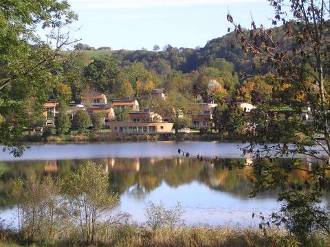 Village vacances du Lac de Menet - Camping Cantal - Image N°8