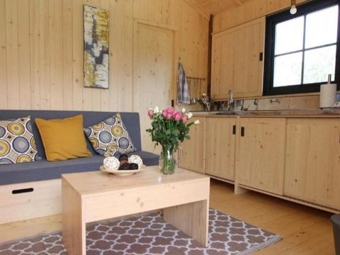 MOBILHOME 5 personnes - cottage premium Dimanche (2022) bord de rivière, 2 chambres, terrasse couverte 5 pers
