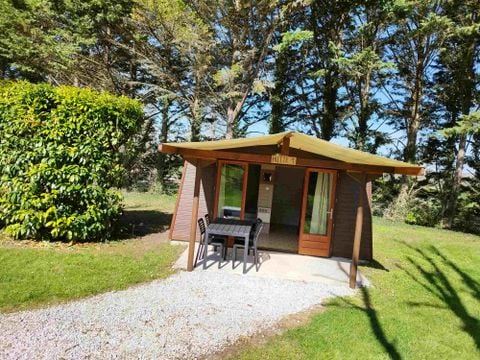 TENTE TOILE ET BOIS 3 personnes - HUTTE  (SANS SANITAIRES)