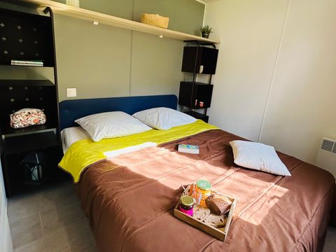 MOBILHOME 4 personnes - CORFOU 15.20m² + terrasse couverte 9.40m² ( sans sanitaires privatifs) - idéal pour 2 -