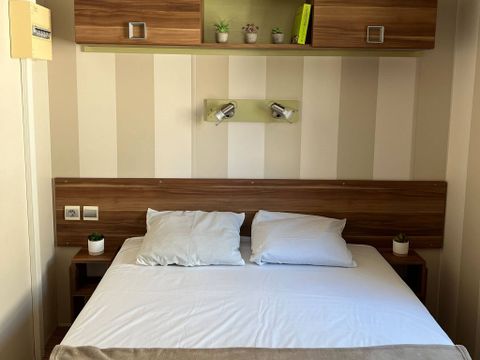 MOBILHOME 4 personnes - Classic | 2 Ch. | 4 Pers. | Terrasse surélevée | 2 SDB | TV