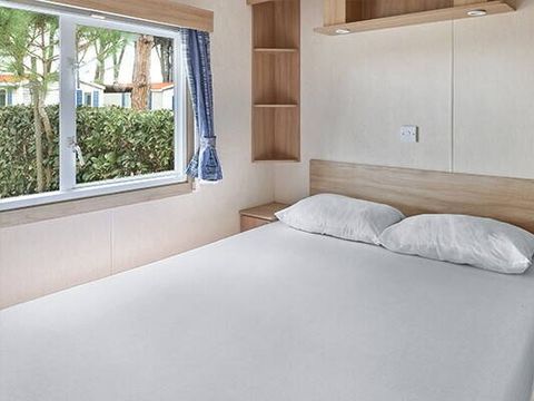 MOBILHOME 6 personnes - Classic | 3 Ch. | 6 Pers. | Terrasse surélevée | 2 SDB | TV