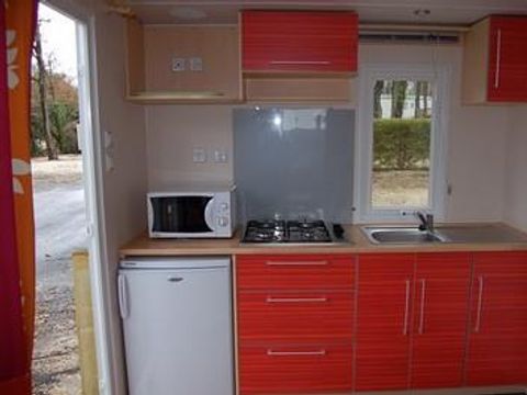 MOBILHOME 2 personnes - Standard 18 - 24m² - 1 chambre - terrasse couverte + TV*