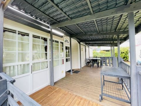 MOBILHOME 6 personnes - Confort 22-28m² - 2 chambres - terrasse couverte + TV*