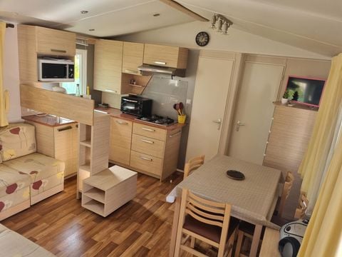 MOBILHOME 6 personnes - Confort 22-28m² - 2 chambres - terrasse couverte + TV*