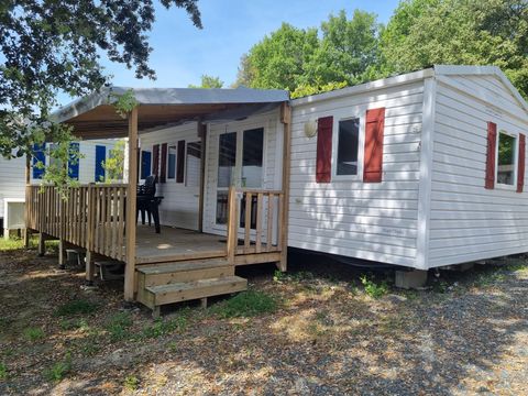 MOBILHOME 8 personnes - Standard 24-34m² - 3 chambres - terrasse couverte + TV