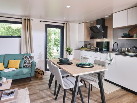 MOBILHOME 8 personnes - Premium 30-40m² - 3 chambres + TV + Terrasse couverte & draps jetables fournis*