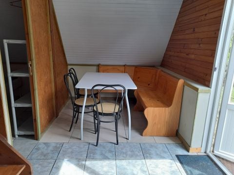 HÉBERGEMENT INSOLITE 8 personnes - Hutte - 3 chambres - Sans salle d'eau ni WC