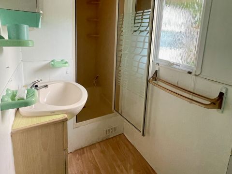 MOBILHOME 8 personnes - Mobil-home atypique (JF 02) - 4 chambres - 2 salles de bain - Cuisine d’été équipée 8 pers