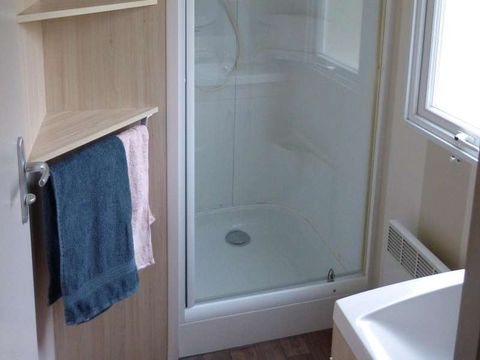 MOBILHOME 6 personnes - 3 chambres avec terrasse
