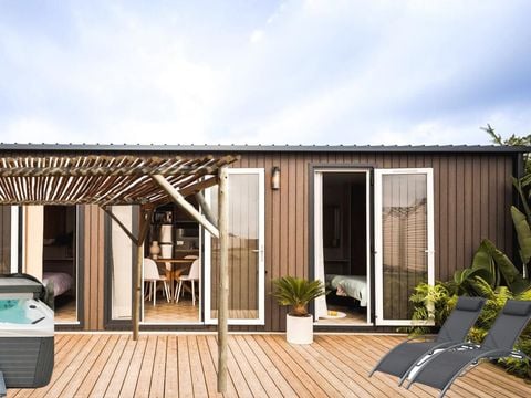MOBILHOME 4 personnes - Luxe SPA climatisé - 2 chambres - 2 salles de bain - 2 WC (année 2025)