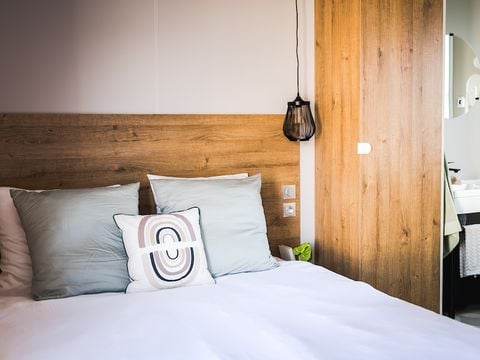 MOBILHOME 4 personnes - Luxe SPA climatisé - 2 chambres - 2 salles de bain - 2 WC (année 2025)