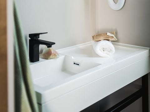 MOBILHOME 4 personnes - Luxe SPA climatisé - 2 chambres - 2 salles de bain - 2 WC (année 2025)