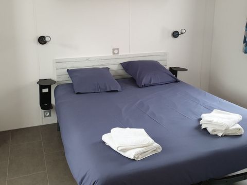 MOBILHOME 4 personnes - Prestige - 2 chambres (PMR) (lit fait à l'arrivée + linge de lit)