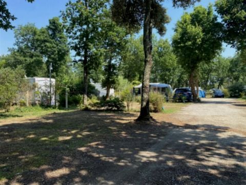 Emplacement - Privilège - 100-150 m²