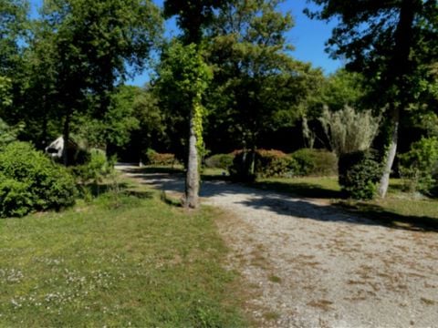 Emplacement - Privilège - 100-150 m²