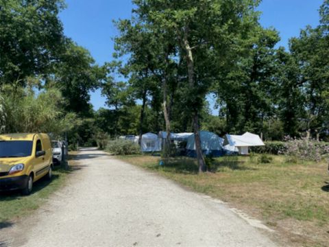 Emplacement - Privilège - 100-150 m²