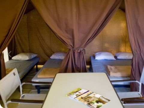 TENTE TOILE ET BOIS 4 personnes - (sans sanitaires)
