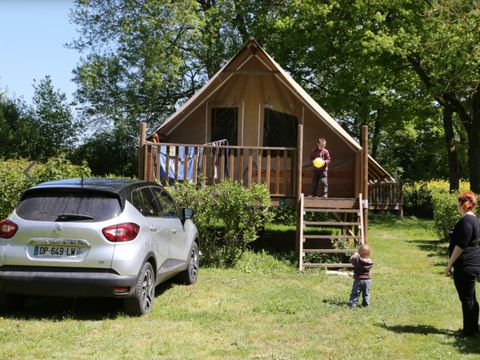 TENTE TOILE ET BOIS 4 personnes - (sans sanitaires)