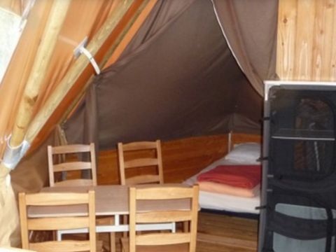 HÉBERGEMENT INSOLITE 4 personnes - (sans sanitaires)