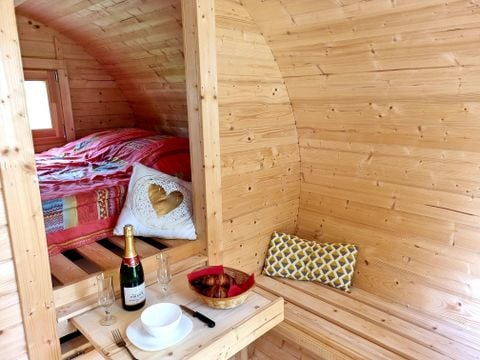 Tente en toile et en bois 2 personnes - Tonneau