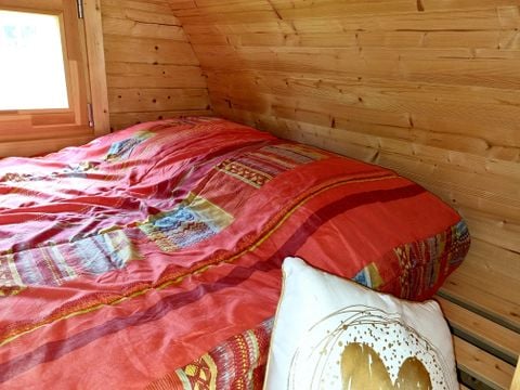 Tente en toile et en bois 2 personnes - Tonneau
