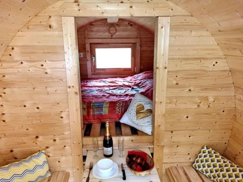Tente en toile et en bois 2 personnes - Tonneau