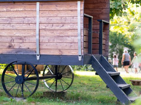 Hébergement 4 personnes - Roulottes du Val de Saône - 2 adultes - 2 enfants