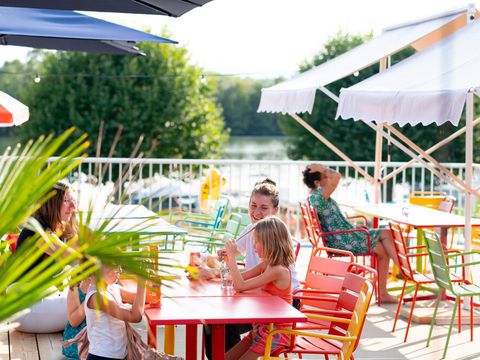 Hébergement 4 personnes - Roulottes du Val de Saône - 2 adultes - 2 enfants