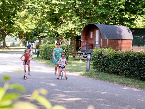 Hébergement 4 personnes - Roulottes du Val de Saône - 2 adultes - 2 enfants