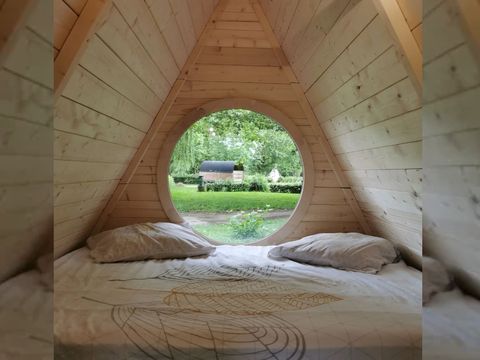 Hébergement 3 personnes - Cabane en bois avec terrasse - 2 adultes - 1 enfant