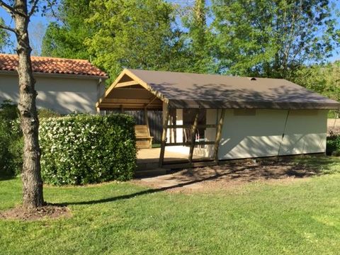 Tente en toile et en bois 4 personnes - Ecolodge Toile & Bois 30m² (2 chambres - 4 personnes) dont terrasse couverte 8m² - Sans sanitaires