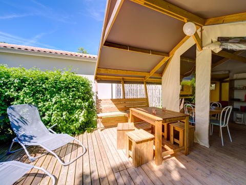 Tente en toile et en bois 4 personnes - Ecolodge Toile & Bois 30m² (2 chambres - 4 personnes) dont terrasse couverte 8m² - Sans sanitaires