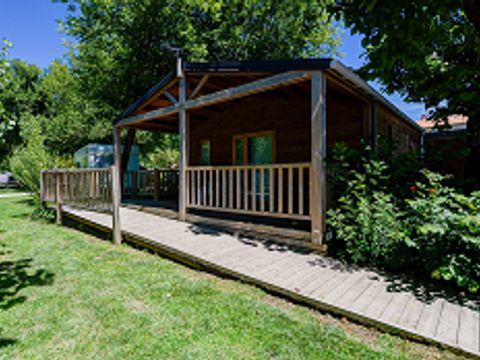CHALET 4 personnes - CONFORT 50m² PMR  (2 chambres) dont terrasse couverte + TV