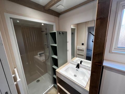Chalet 7 personnes - Prestige 60 m² - 3 chambres - Dont terrasse couverte - Clim - TV - Lave-vaisselle - Plancha