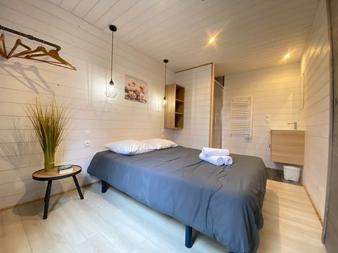 Chalet 7 personnes - PREMIUM 50m² - 3 chambres - Terrasse - TV - Lave-vaisselle - Plancha - Climatisation