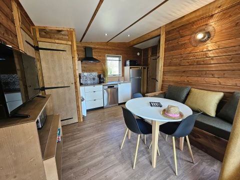 MOBILHOME 6 personnes - Premium 56 m² (3 chambres) dont terrasse semi-couverte fermée + Clim + TV + LV + Plancha
