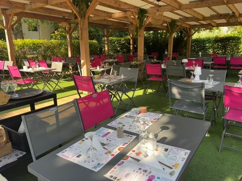 TENTE TOILE ET BOIS 5 personnes - Forfait Tente aménagée - Tente toute équipée