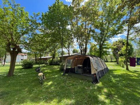 TENTE TOILE ET BOIS 5 personnes - Forfait Tente aménagée - Tente toute équipée