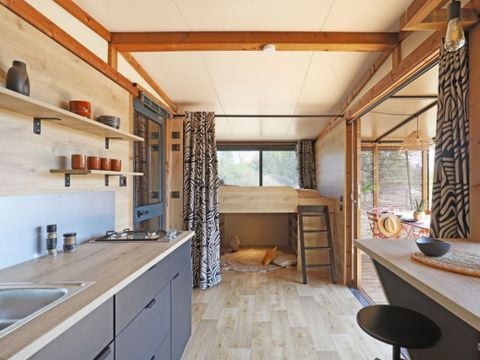 HÉBERGEMENT INSOLITE 2 personnes - Tiny House Toilée Karavan