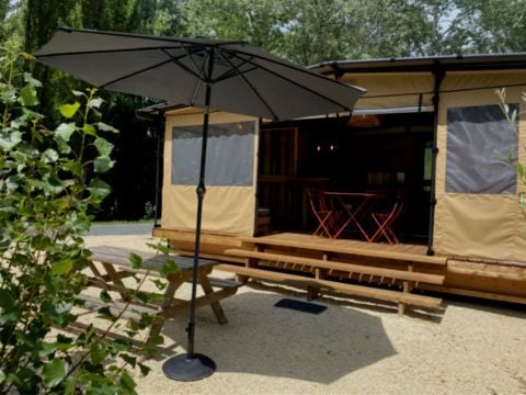 HÉBERGEMENT INSOLITE 2 personnes - Tiny House Toilée Karavan