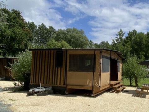 HÉBERGEMENT INSOLITE 2 personnes - Tiny House Toilée Karavan