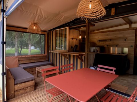 HÉBERGEMENT INSOLITE 2 personnes - Tiny House Toilée Karavan