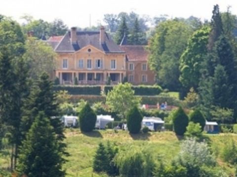 Camping Chateau De Montrouant - Camping Saone-et-Loire - Image N°2