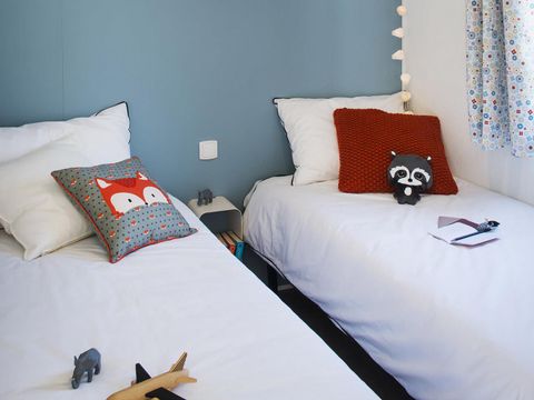 Mobilhome 4 personnes - Mobil-home Confort 26m² 2 chambres + TV 4 pers + CLIM